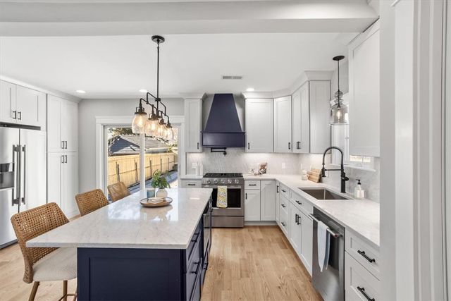 9 Whitwell Place, Newport, RI 02840