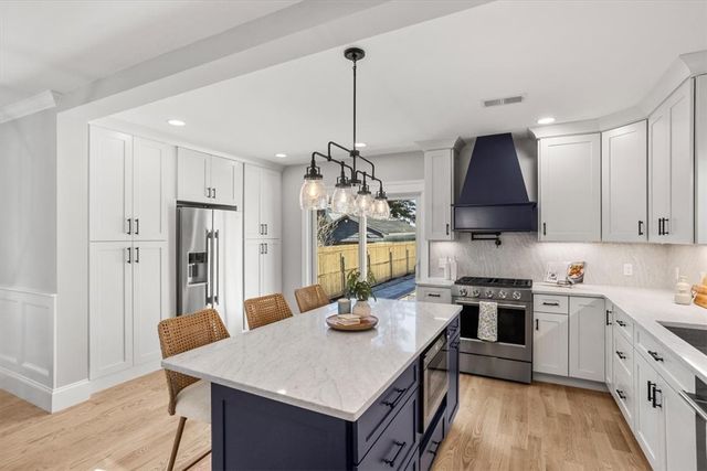 9 Whitwell Place, Newport, RI 02840