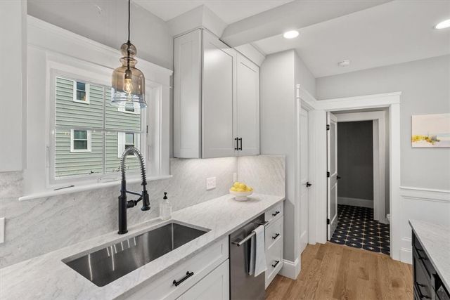 9 Whitwell Place, Newport, RI 02840