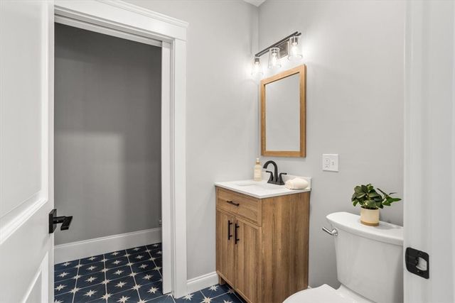 9 Whitwell Place, Newport, RI 02840