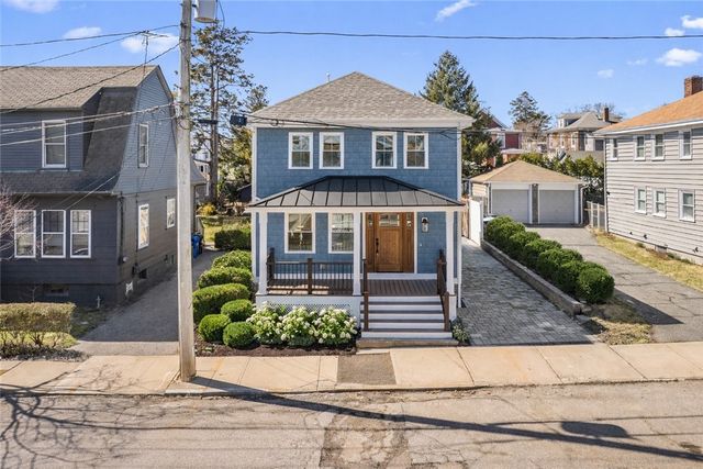 9 Whitwell Place, Newport, RI 02840