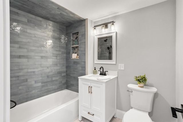 9 Whitwell Place, Newport, RI 02840