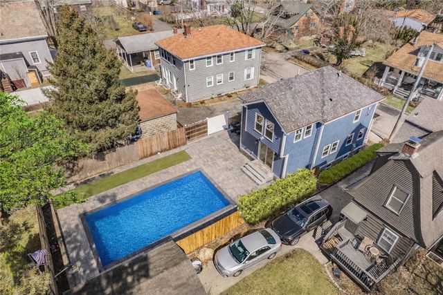 9 Whitwell Place, Newport, RI 02840