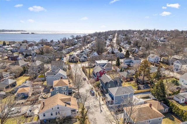 9 Whitwell Place, Newport, RI 02840