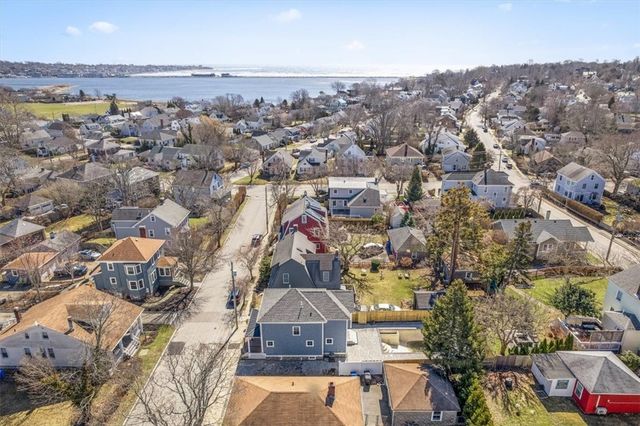 9 Whitwell Place, Newport, RI 02840