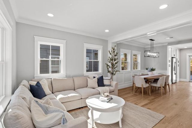 9 Whitwell Place, Newport, RI 02840