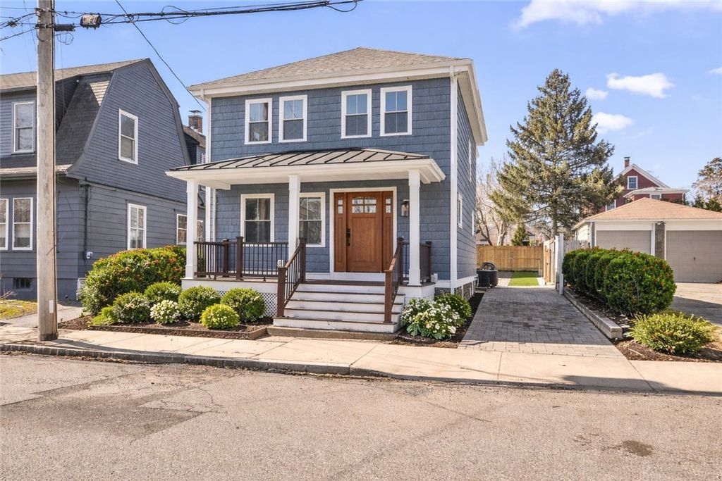 9 Whitwell Place, Newport, RI 02840