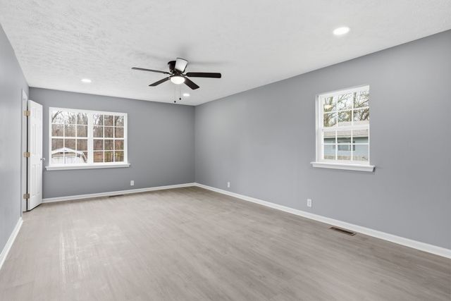 1806 Fern Dr, Murfreesboro, TN 37130