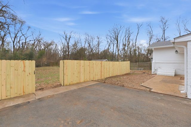1806 Fern Dr, Murfreesboro, TN 37130
