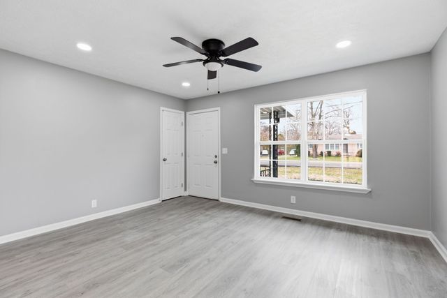 1806 Fern Dr, Murfreesboro, TN 37130