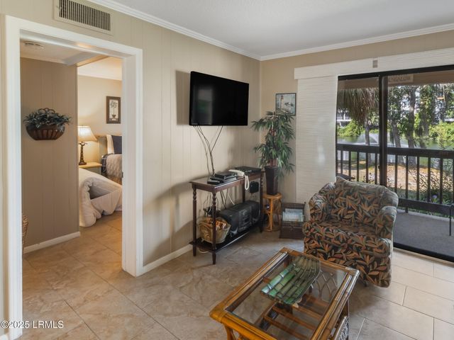 40 Folly Field Rd Apt B4, Hilton Head Island, SC 29928