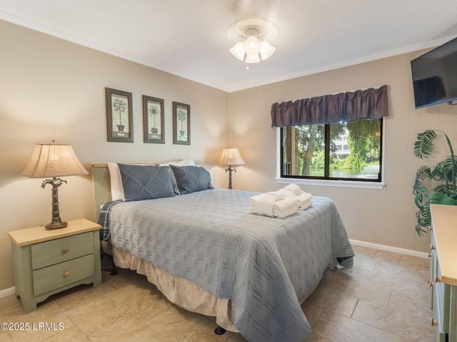 40 Folly Field Rd Apt B4, Hilton Head Island, SC 29928