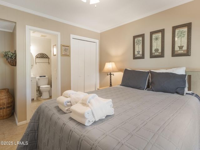 40 Folly Field Rd Apt B4, Hilton Head Island, SC 29928