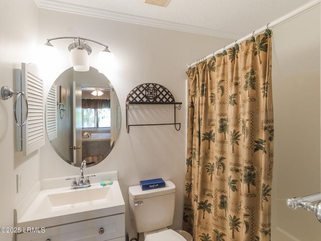 40 Folly Field Rd Apt B4, Hilton Head Island, SC 29928