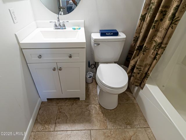 40 Folly Field Rd Apt B4, Hilton Head Island, SC 29928