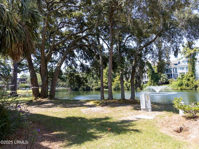 40 Folly Field Rd Apt B4, Hilton Head Island, SC 29928