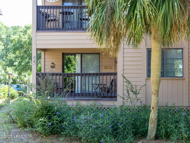 40 Folly Field Rd Apt B4, Hilton Head Island, SC 29928