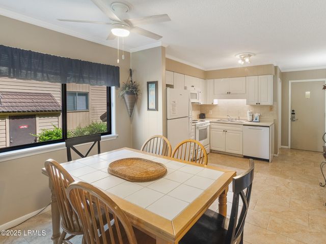 40 Folly Field Rd Apt B4, Hilton Head Island, SC 29928