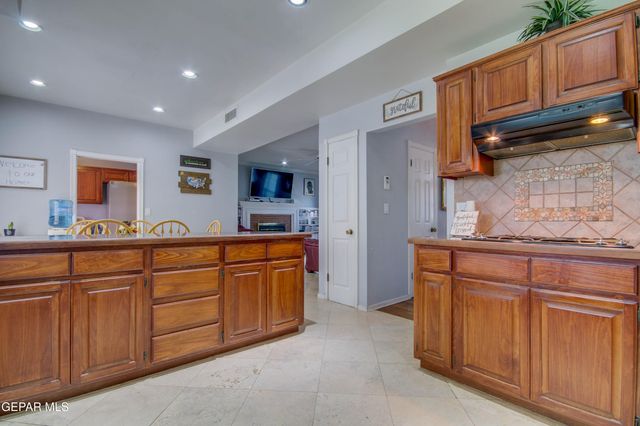 1908 GUS MORAN Street, El Paso, TX 79936