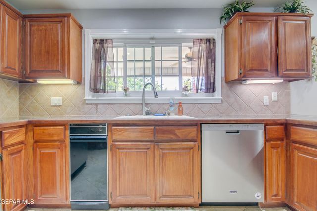 1908 GUS MORAN Street, El Paso, TX 79936