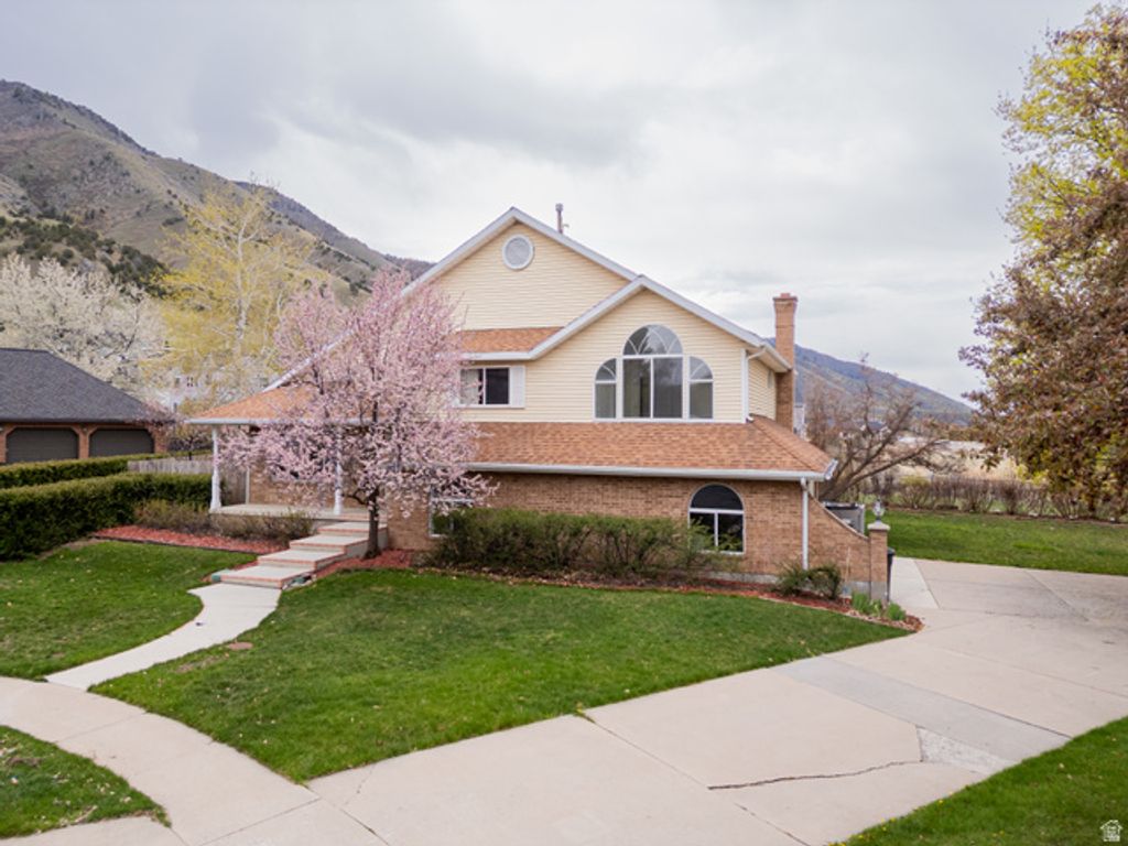 Image 3 of property listing at 1720 N 1850 E, North Logan, UT 84341