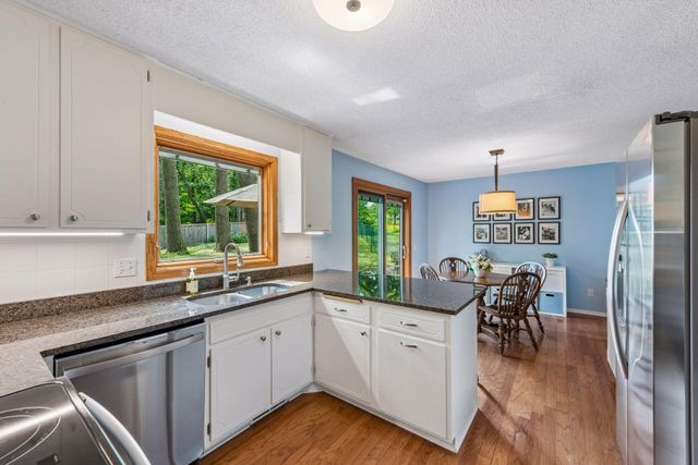 18015 19th Avenue N, Plymouth, MN 55447