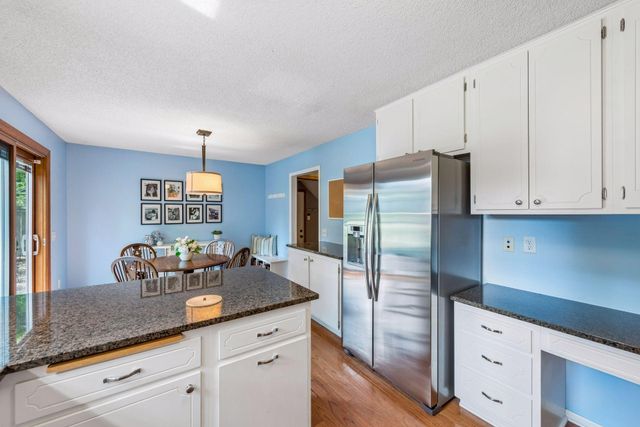 18015 19th Avenue N, Plymouth, MN 55447