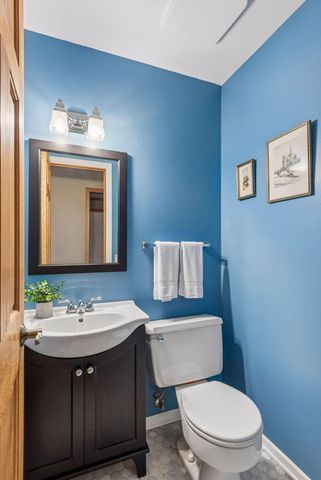 18015 19th Avenue N, Plymouth, MN 55447