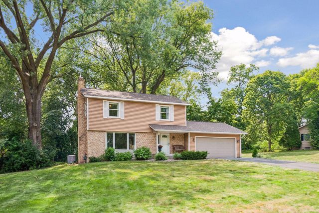18015 19th Avenue N, Plymouth, MN 55447