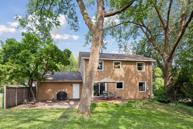 18015 19th Avenue N, Plymouth, MN 55447