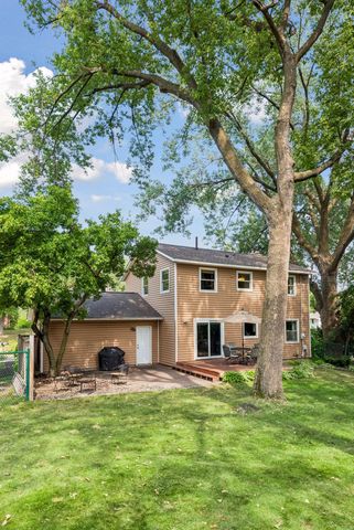 18015 19th Avenue N, Plymouth, MN 55447