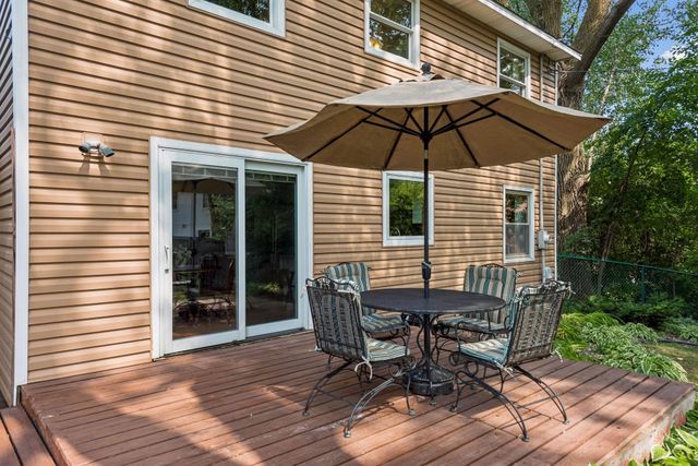 18015 19th Avenue N, Plymouth, MN 55447