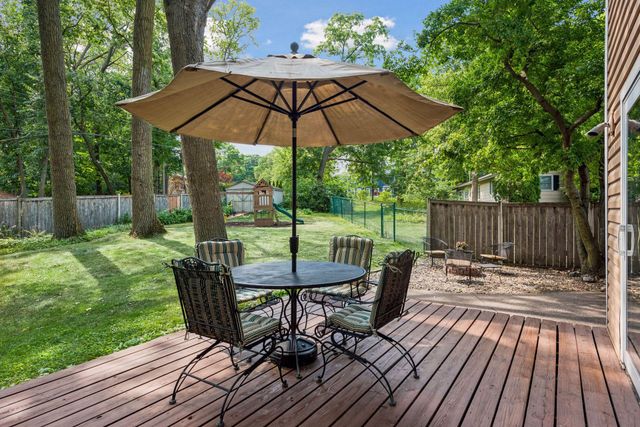 18015 19th Avenue N, Plymouth, MN 55447