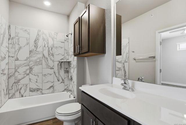 711 S Frio St Apt 2304, San Antonio, TX 78207