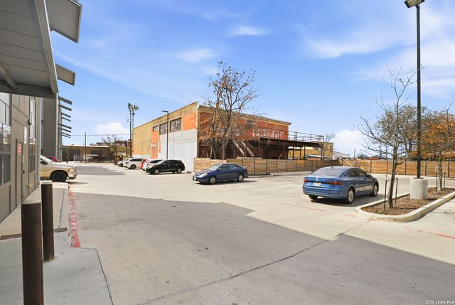 711 S Frio St Apt 2304, San Antonio, TX 78207