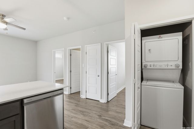 711 S Frio St Apt 2304, San Antonio, TX 78207