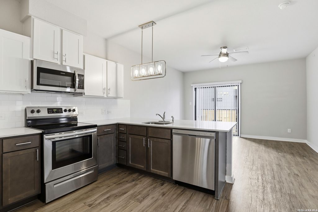 711 S Frio St Apt 2304, San Antonio, TX 78207