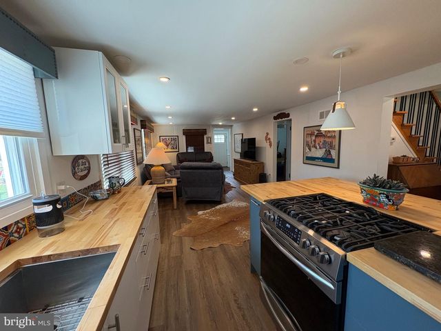 100 WILLIAM PENN AVE, Pennsville, NJ 08070