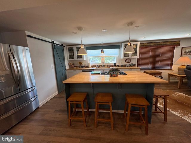 100 WILLIAM PENN AVE, Pennsville, NJ 08070