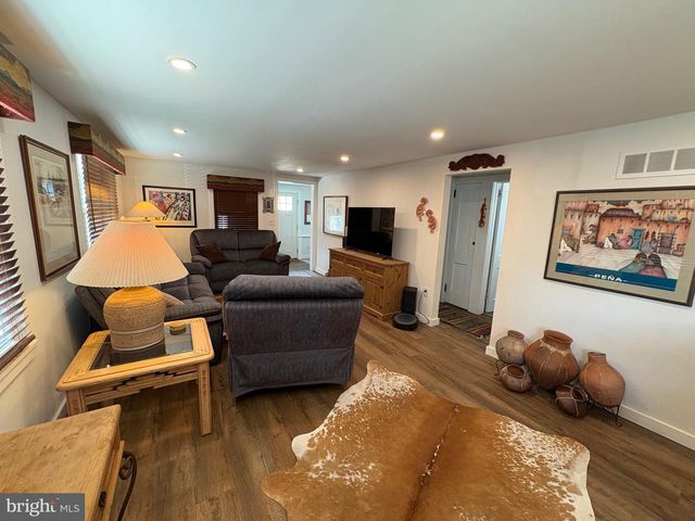 100 WILLIAM PENN AVE, Pennsville, NJ 08070