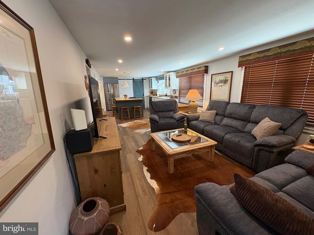 100 WILLIAM PENN AVE, Pennsville, NJ 08070
