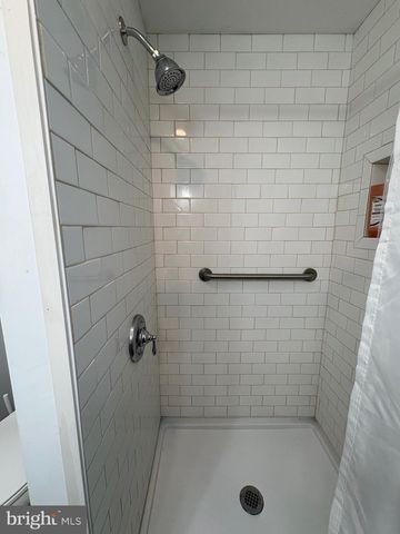 100 WILLIAM PENN AVE, Pennsville, NJ 08070