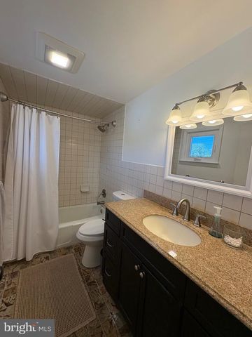 100 WILLIAM PENN AVE, Pennsville, NJ 08070