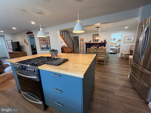 100 WILLIAM PENN AVE, Pennsville, NJ 08070