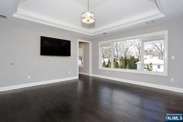 14 Graham Place, Glen Rock, NJ 07452