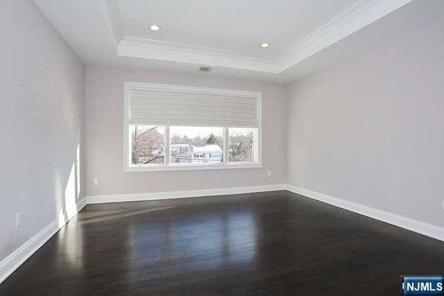 14 Graham Place, Glen Rock, NJ 07452