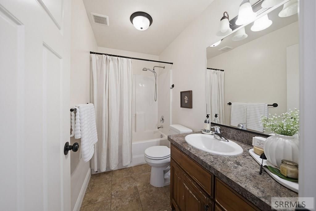 Image 35 of property listing at 4236 Liberty Drive, Ammon, ID 83406