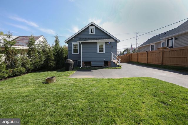 1028 N PROVIDENCE RD, Media, PA 19063