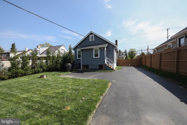 1028 N PROVIDENCE RD, Media, PA 19063