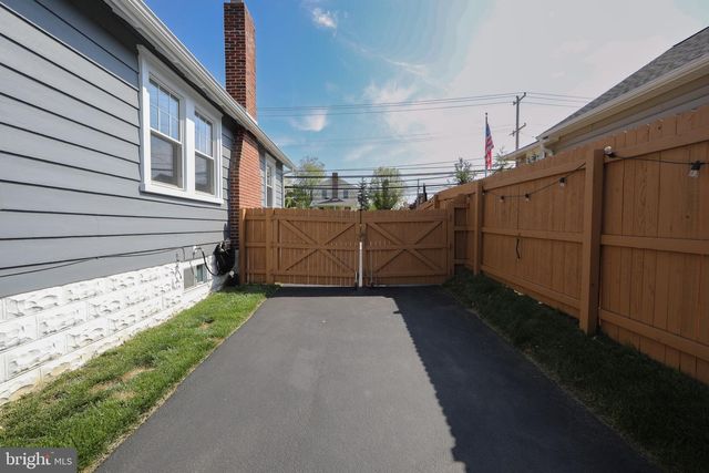 1028 N PROVIDENCE RD, Media, PA 19063
